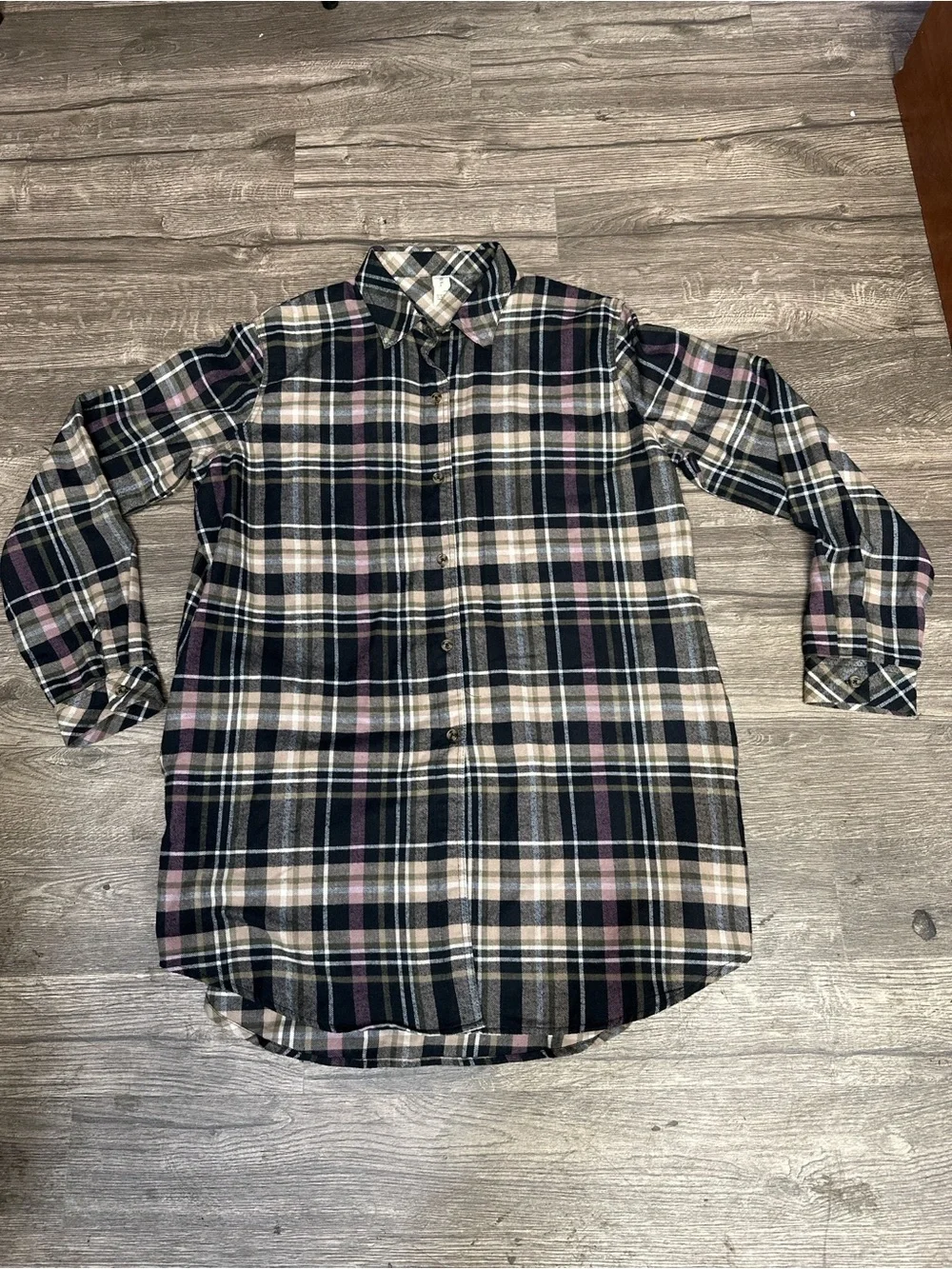 HUE Black & Pink Plaid Button-Down Shirt - Picture 3 of 7